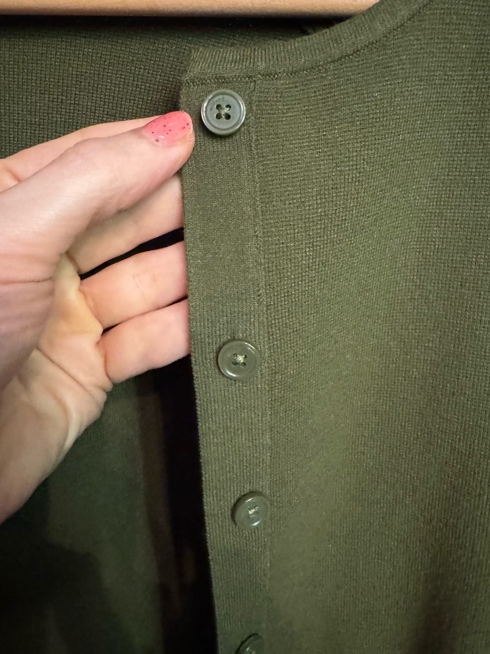 Aritzia Wilfred Olive Button-Front Cropped Cardigan Sweater Like New! ๐ - Picture 10 of 10